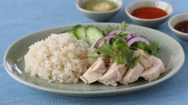 海南鶏飯（シンガポール風チキンライス）の画像
