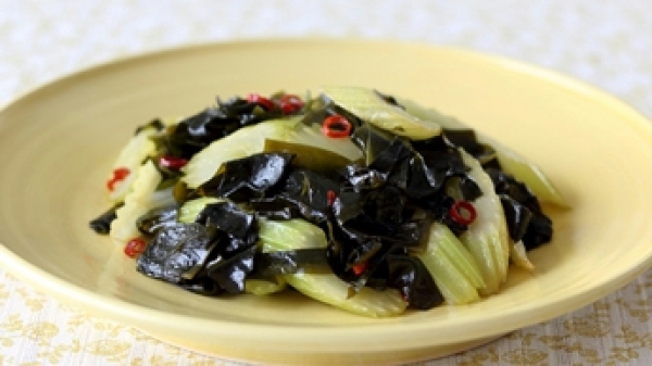 わかめとセロリの中華風炒めの画像