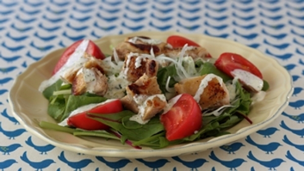 グリルドチキンサラダの画像