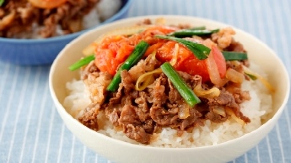 トマト牛丼の画像