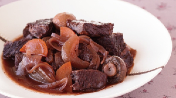 牛肉の赤ワイン煮込みの画像