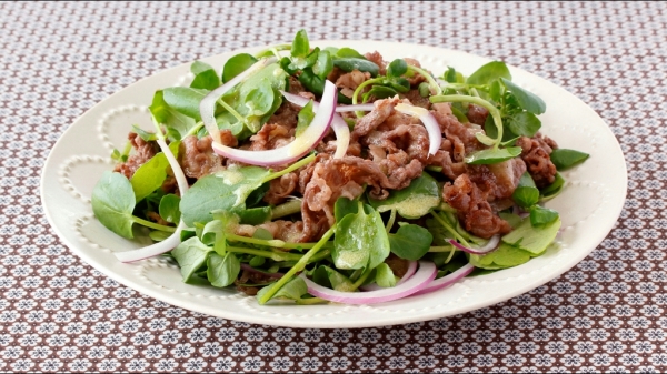 牛小間とクレソンのサラダの画像