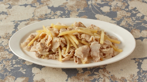 じゃがいもと豚バラの黒酢炒めの画像