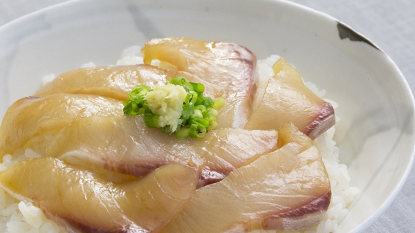 ぶりのづけ丼の画像