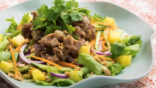 カリカリ揚げ豚のエスニックパワーサラダの画像