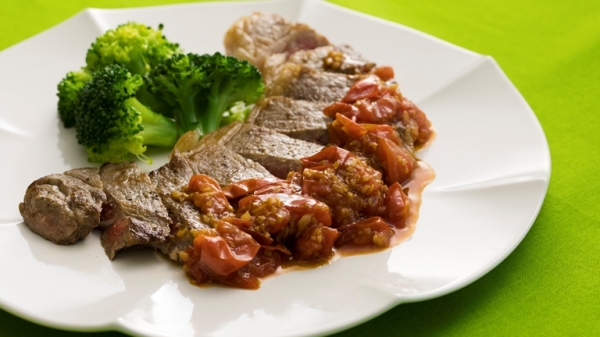 ビーフステーキ　中華風トマトソースの画像