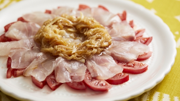 真鯛とフルーツトマトのカルパッチョの画像