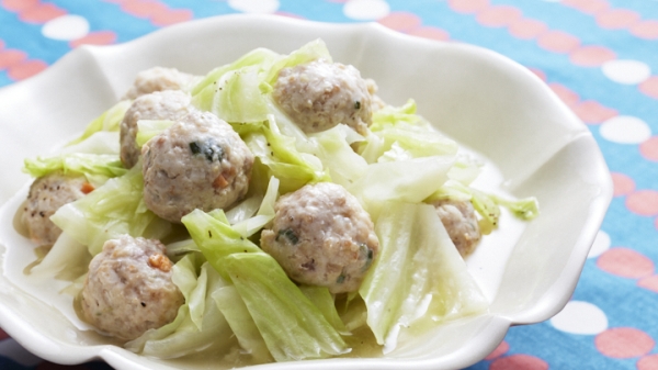 鶏つみれとキャベツの塩麹煮の画像