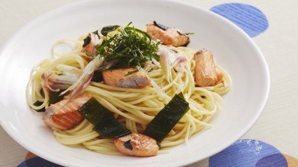 鮭とわかめのバターしょうゆパスタの画像