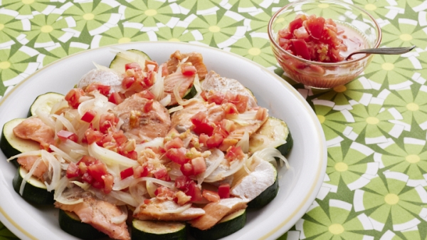 塩鮭とズッキーニのレンジ蒸しの画像