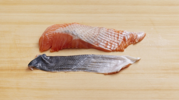 鮭の皮のはがし方の画像
