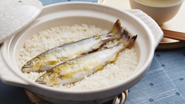 あゆの炊き込みご飯の画像