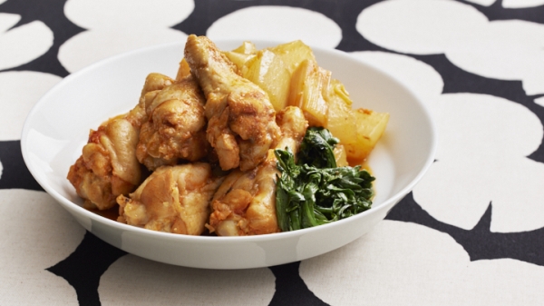 鶏手羽元と大根のコチュジャン煮の画像