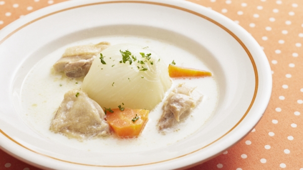新たまねぎと鶏肉のミルク煮の画像
