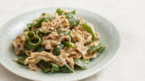 豚しゃぶとピーマンのナッツサラダの画像