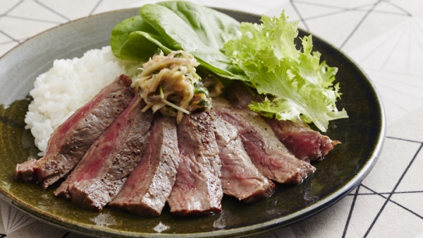 和風ステーキ　香味野菜みそソース添えの画像